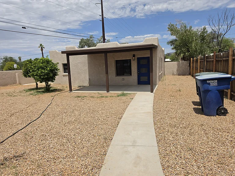 3901 E Montecito St — Photo 16