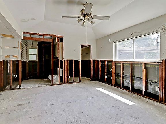 5th image of 10702 Russett Dr