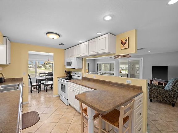 3rd image of 9349 Royal CT