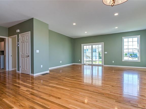 5th image of 170 Providence Pike Unit 119
