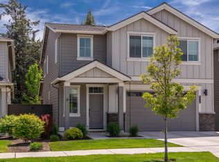 20745 SE Iron Horse Ln, Bend, OR 97702