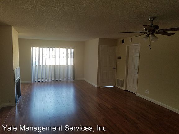 3rd image of 13733 Burbank Blvd APT 104