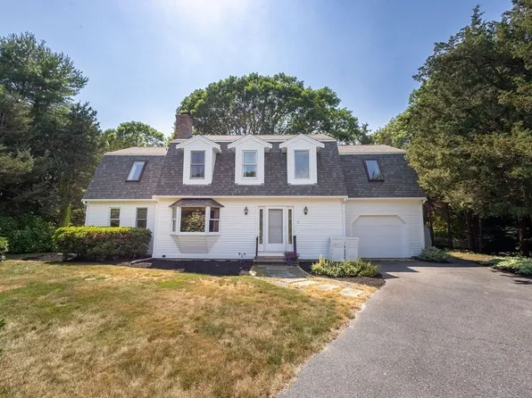 5 Samoset Ln, Falmouth, MA 02540