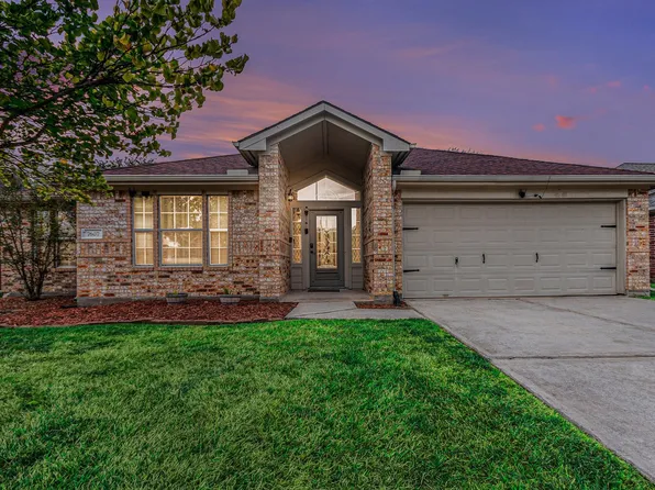 7607 Omaha Dr, Baytown, TX 77521