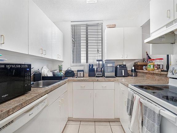 3rd image of 126 SW 17th Rd APT 507