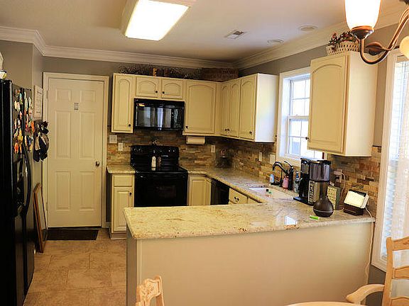 2nd image of 8645 Abraham Ln