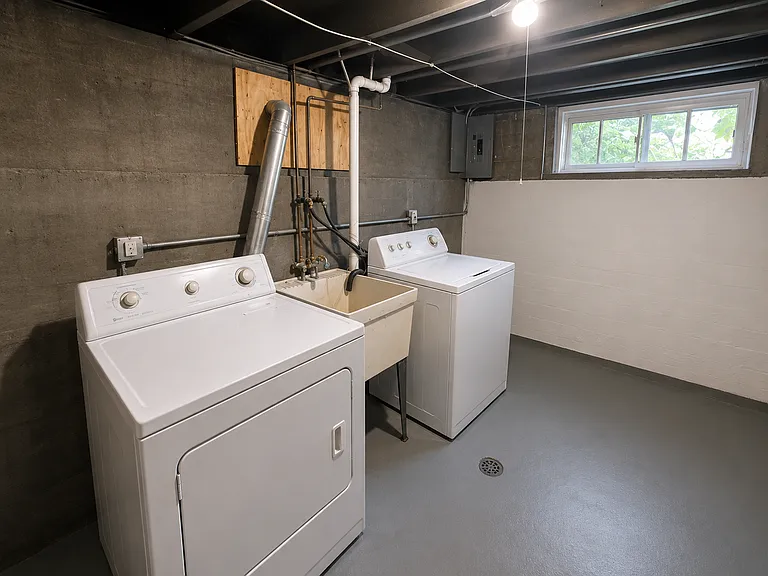 3022 Restormel St — Photo 12