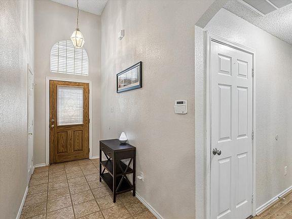 4th image of 1701 Fern Dr