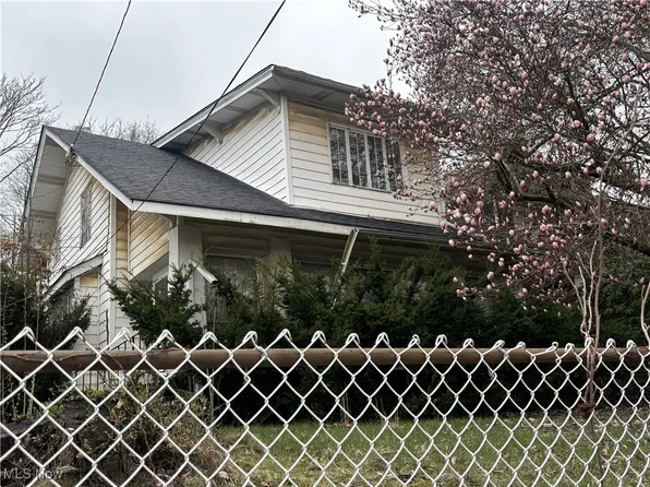 1413 Smithfield St, East Liverpool, OH 43920