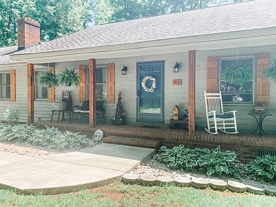 1st image of 906 Hickory Nut Ct