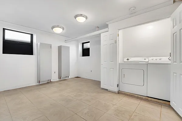 Sold by Bond New York | media 38