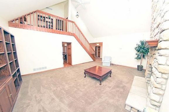 3rd image of 19174 Hampton Dr