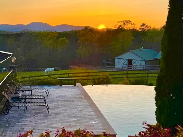 2921 N Pacolet Rd, Landrum, SC 29356