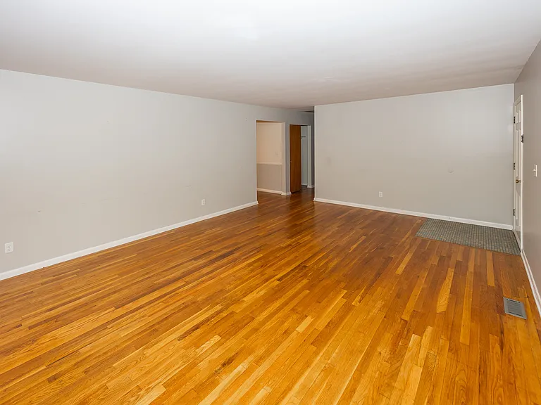 628 Ash Dr — Photo 3