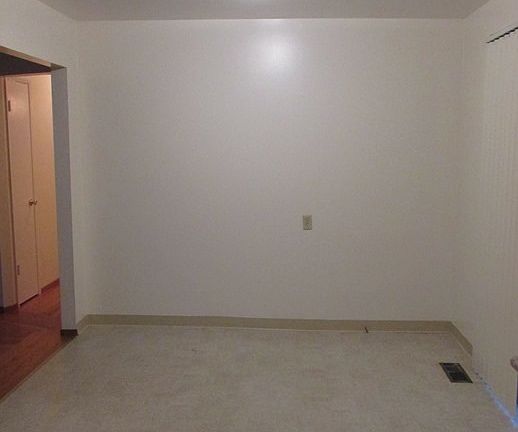 3rd image of 262 Encina Ave