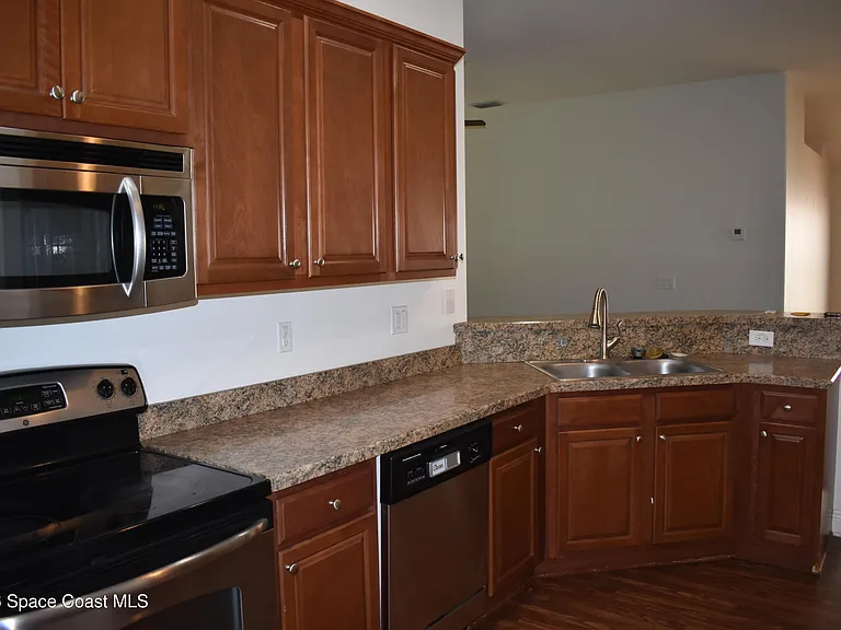 4063 Palladian Way — Photo 11
