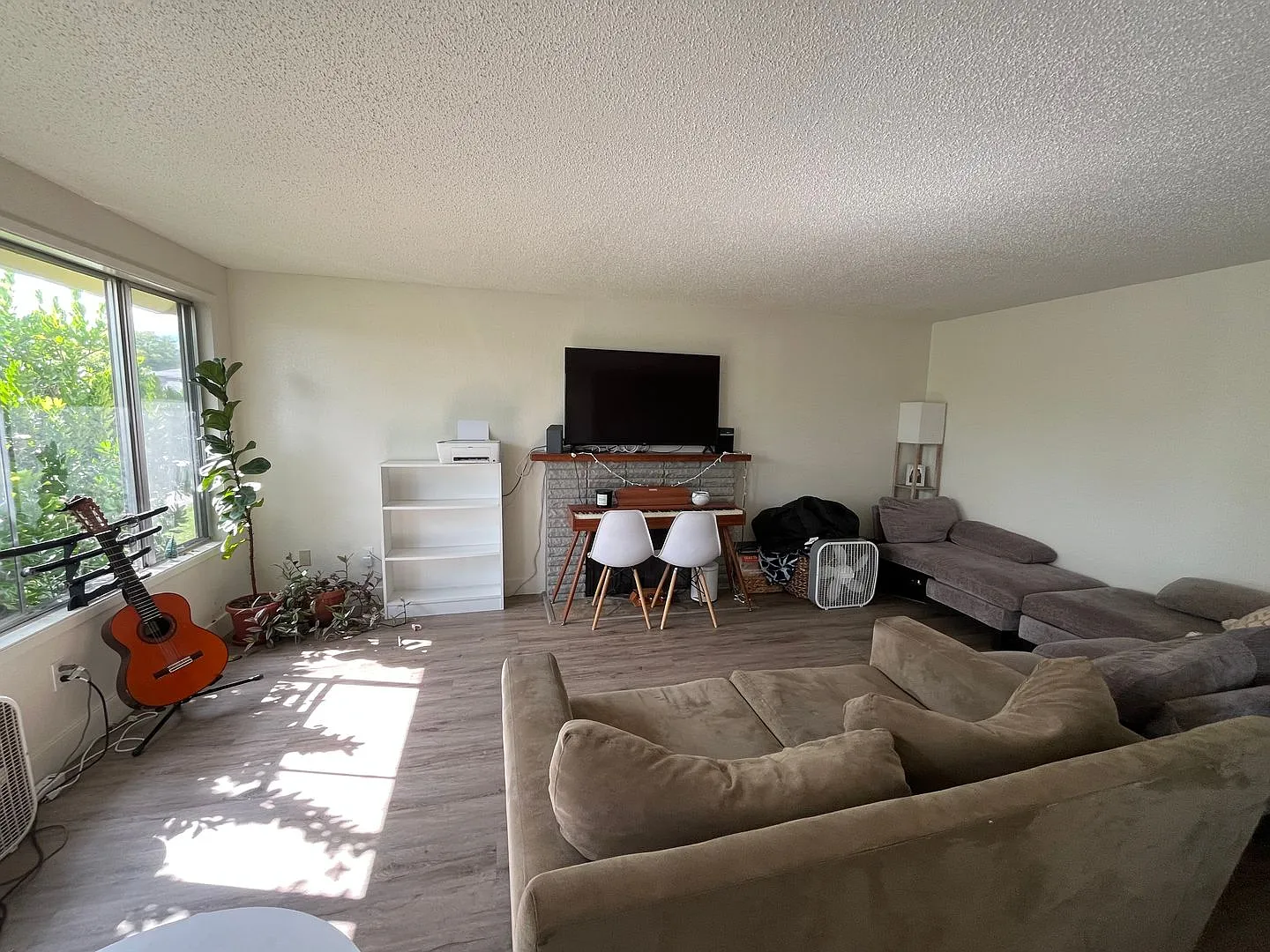 477 NW Walnut Blvd — Photo 3
