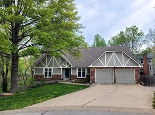 2111 SW Regency Ct, Blue Springs, MO 64015