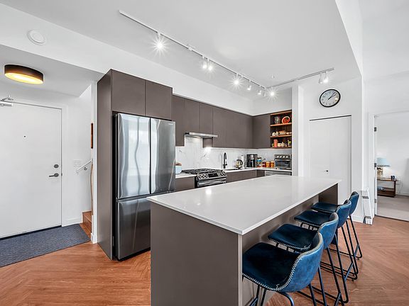 5th image of 3229 Saint Johns St #608