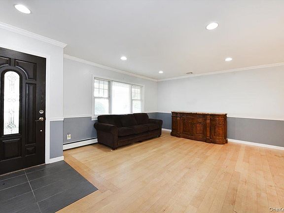 5th image of 20 Dumond Place