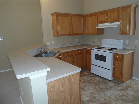 3rd image of 1304 Matthew Dr