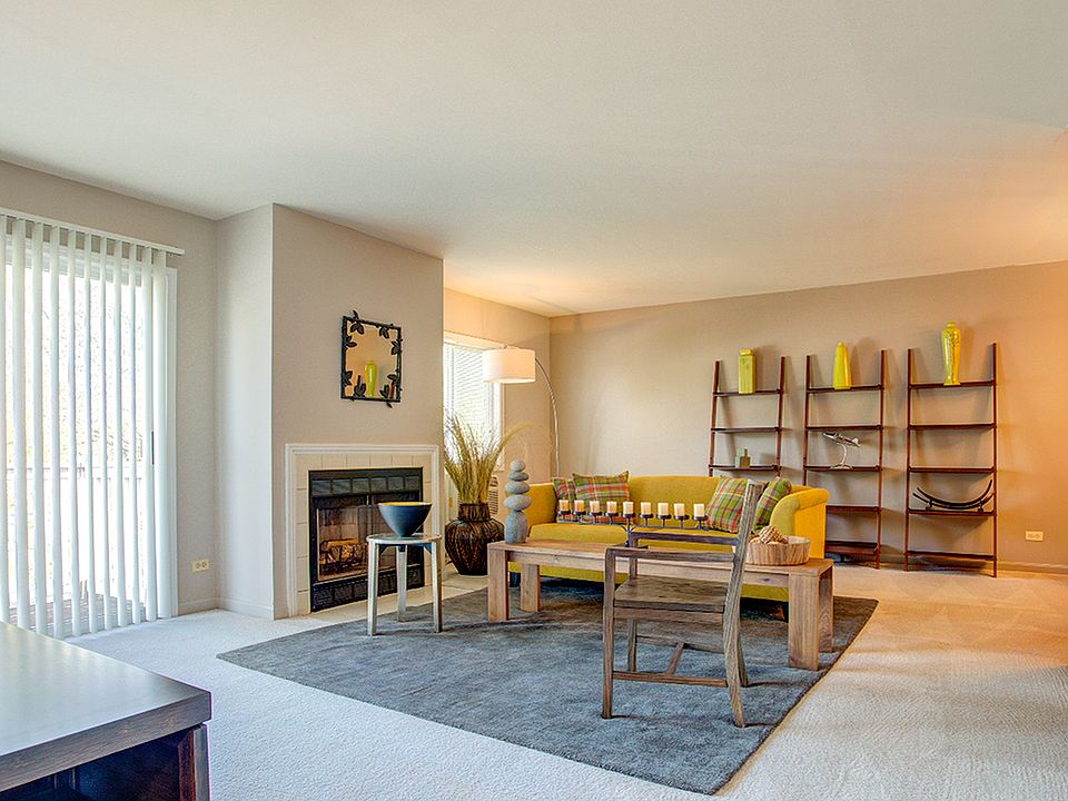 Colonial Livingroom