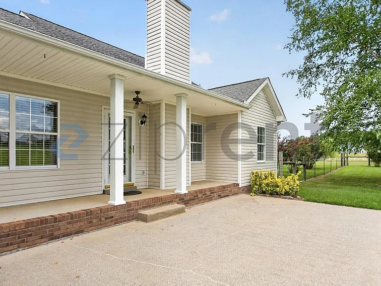 720 Rock Springs Rd — Photo 10