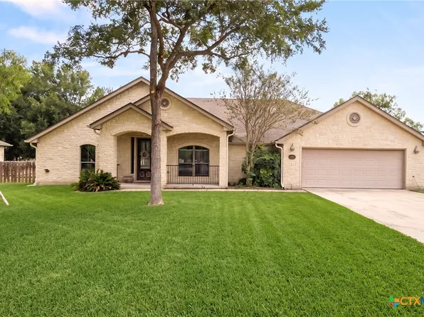 1353 Hunters Ct, Seguin, TX 78155