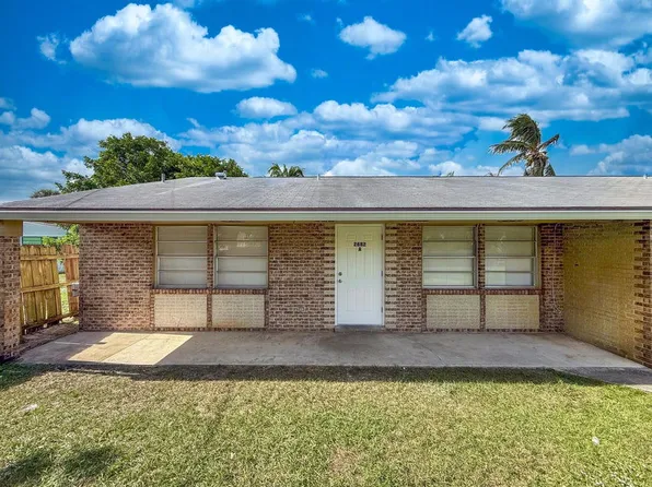 2682 Hinda Rd, West Palm Beach, FL 33403