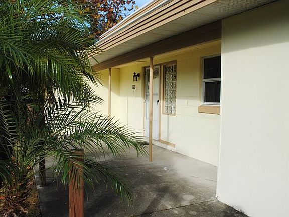 2nd image of 516 Canterbury Ln