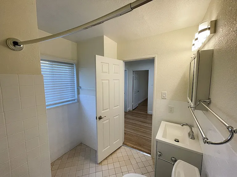 Village Commons Apts. — Photo 11