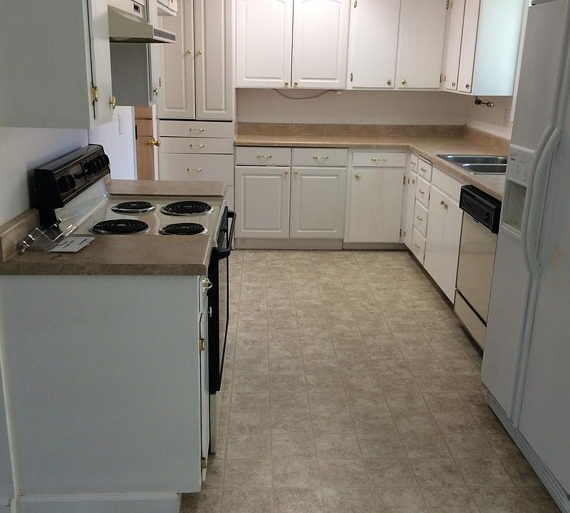 2nd image of 1388 NW Twins Ln