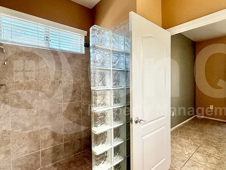 2929 W Yorkshire Dr #1041 — Photo 11