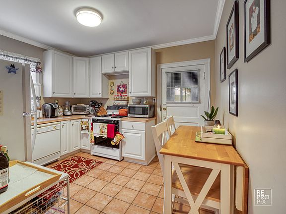 4th image of 6322 N Nordica Ave