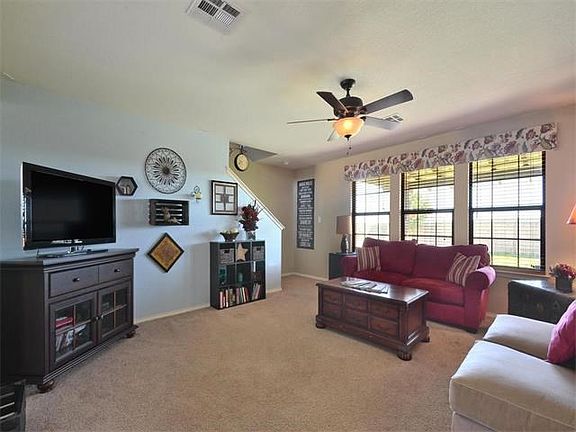 3rd image of 510 Holly Grove St