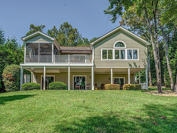 4th image of 576 Park Way Ave