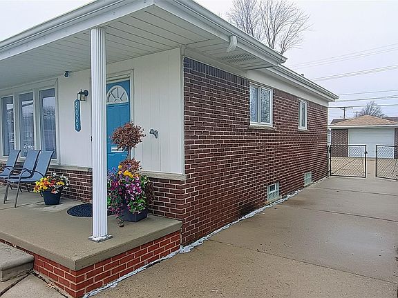 3rd image of 8025 Randy Dr