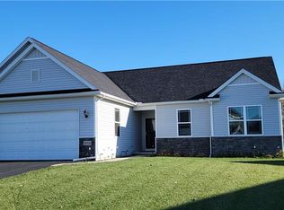 28904 Grace Ln, Walbridge, OH 43465