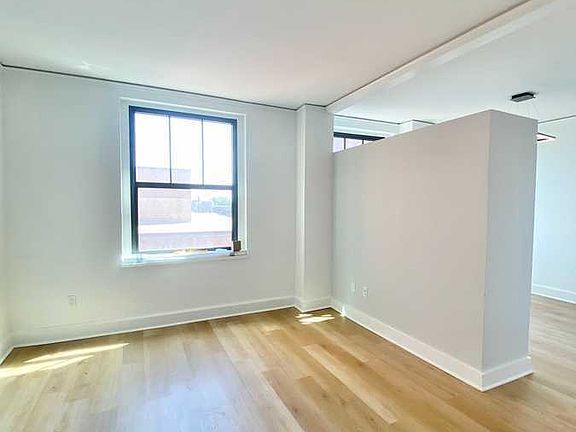 2nd image of 917 McGee St #524