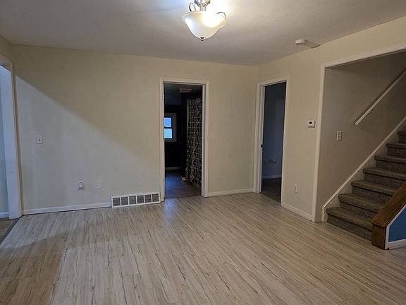 3rd image of 213 S Fremont St