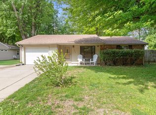 1262 Barefoot Trl, Greenwood, IN 46142