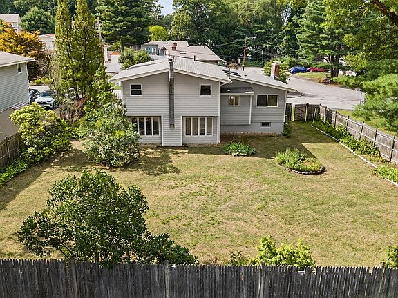 2nd image of 27 Randy Rd