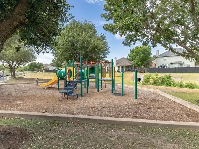 709 Rusk Rd — Photo 27