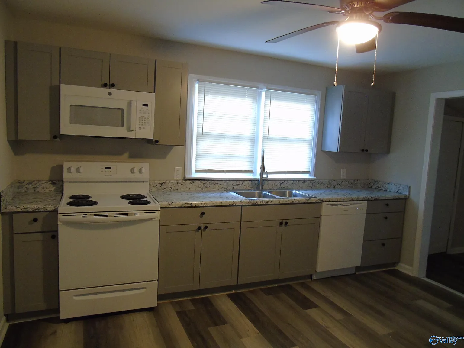 2 bed, 1.0 bath, 1020 sqft, $1,400 — Photo 4