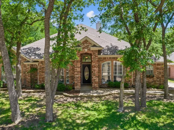 3624 Chateaux Ln, Hurst, TX 76054
