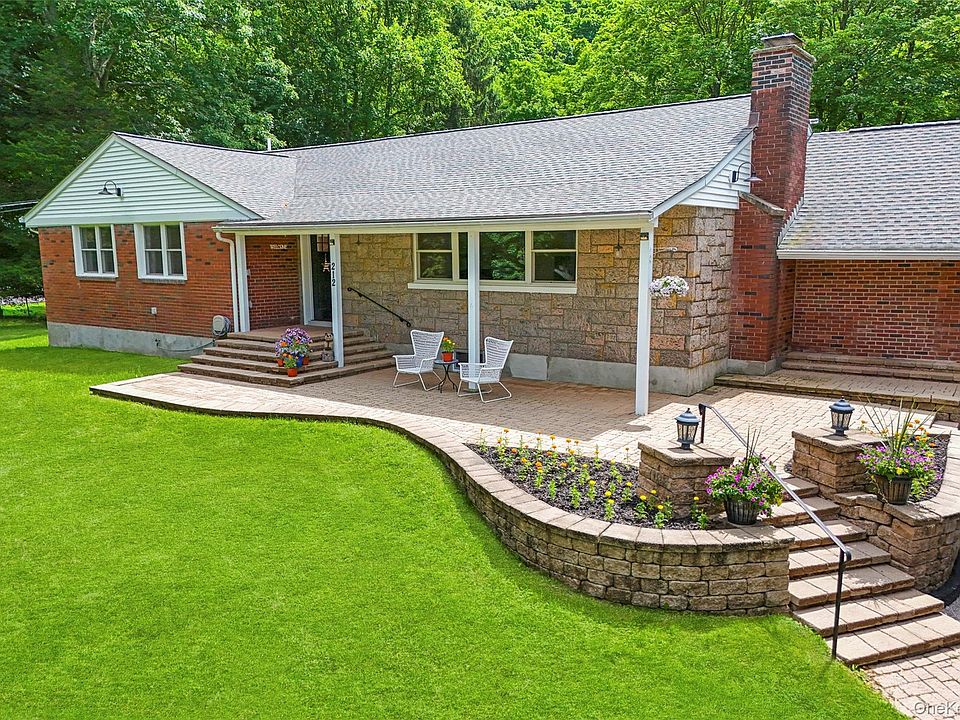 1st image of 212 Bay View Avenue