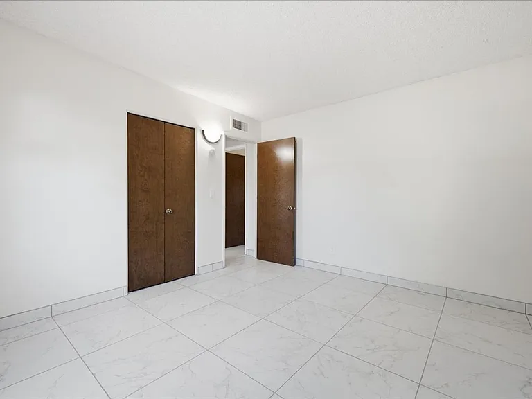 7530 E Stella Rd — Photo 19