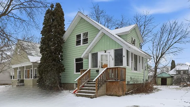 2310 Jerome St — Photo 11