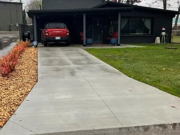 3202 Pridham St, Keego Harbor, MI 48320