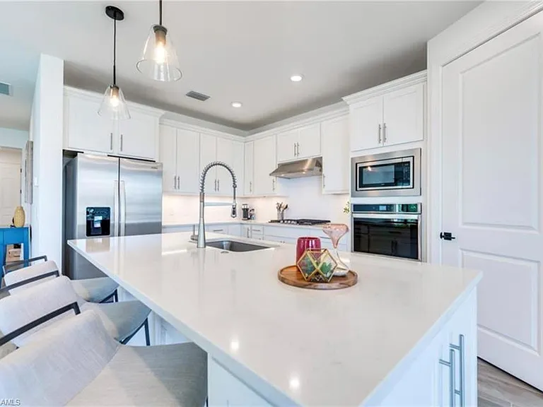 20419 Pebble Glen Dr — Photo 2